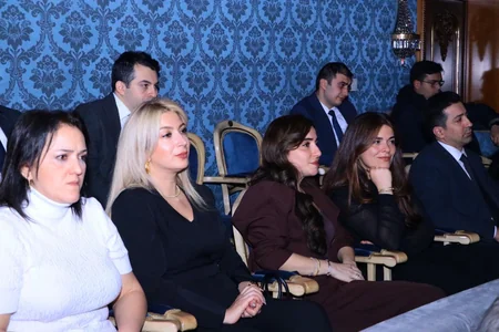 Prokurorluq əməkdaşları Gülçöhrə və Əsgər tamaşasını izləyiblər