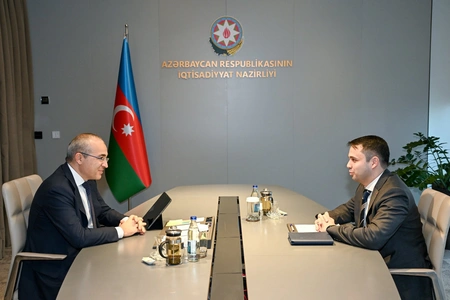 Mikayil Jabbarov meets with winners of fourth Yukselish competition