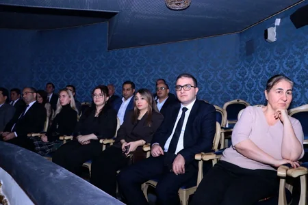 Prokurorluq əməkdaşları Gülçöhrə və Əsgər tamaşasını izləyiblər