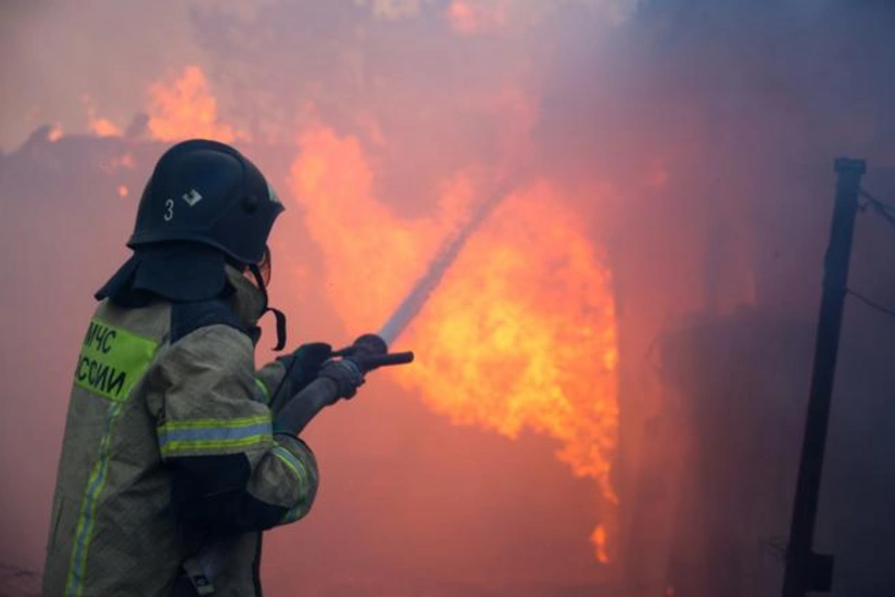 В центре Москвы горит цветочный склад