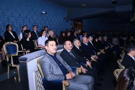Prokurorluq əməkdaşları Gülçöhrə və Əsgər tamaşasını izləyiblər