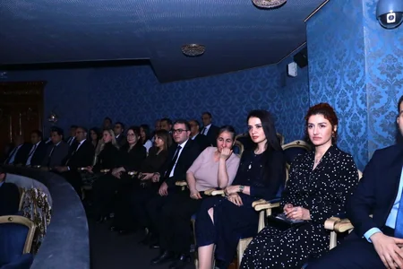 Prokurorluq əməkdaşları Gülçöhrə və Əsgər tamaşasını izləyiblər