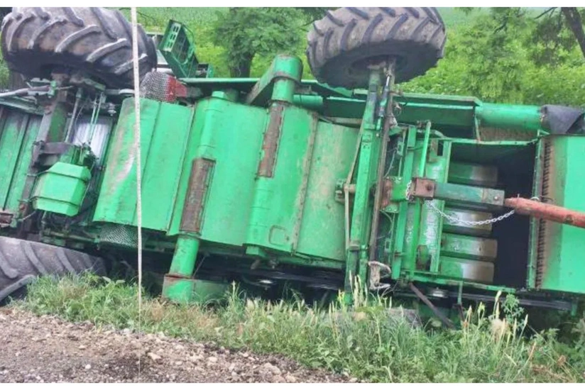 Sabirabadda kombayn körpüdən kanala aşıb, sürücü ölüb