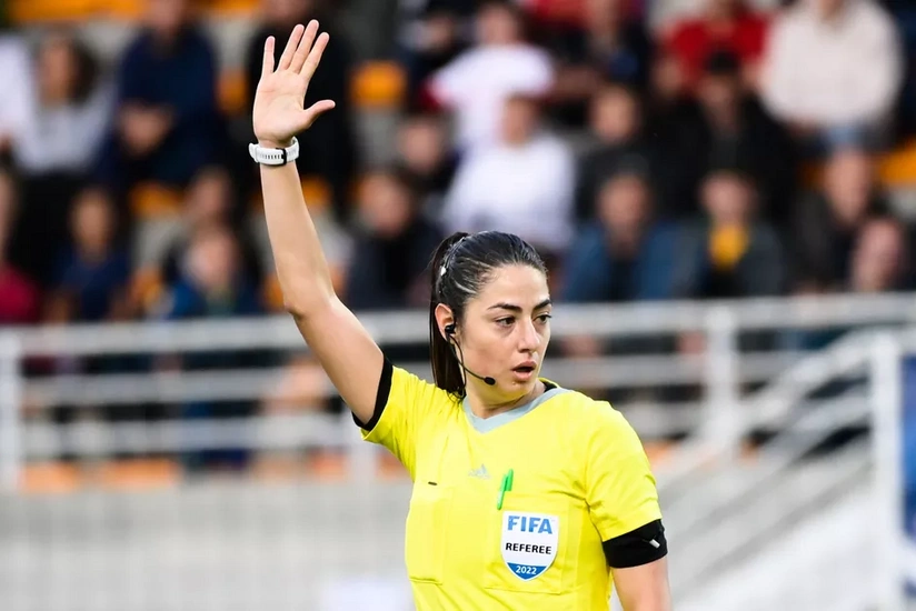 İlin ən yaxşı qadın futbol hakiminin adı açıqlanıb