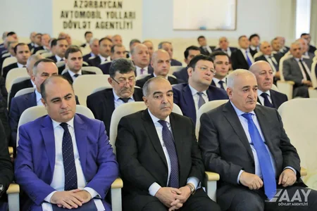 Saleh Məmmədov: Bu il 111 km respublika əhəmiyyətli yol yenidən qurulub