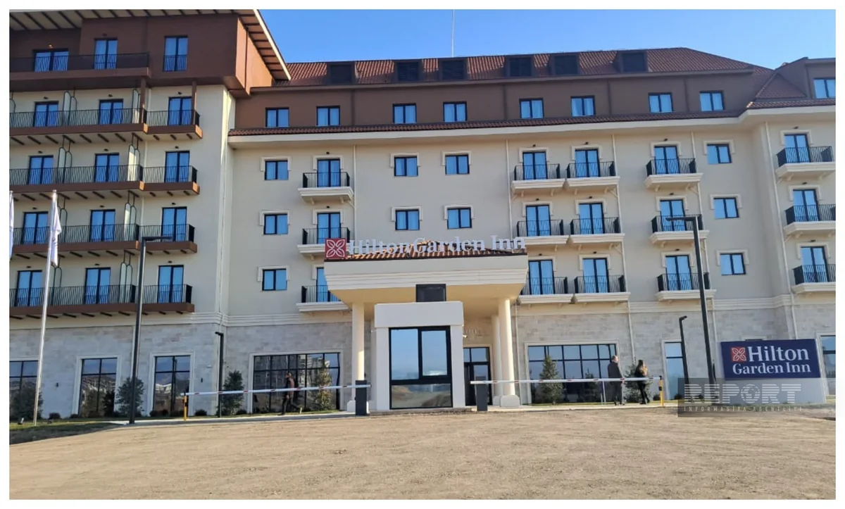 Hilton Garden Inn Agdam hotelində müxtəlif siniflərə aid ümumilikdə 127 otaq var