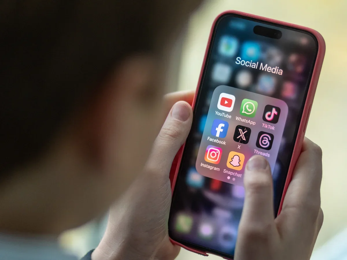 Children in Azerbaijan may be banned from creating social media accounts