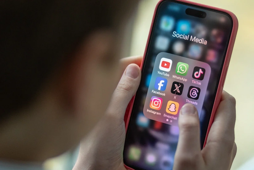 Azərbaycanda uşaqların sosial şəbəkələrdə hesab açmasının qadağan olunması təklif edilir