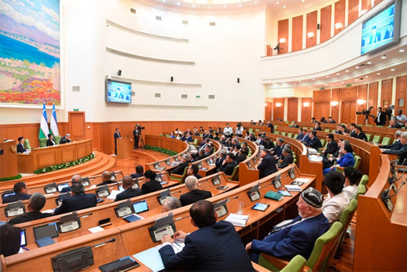 Uzbek parliament mulls implementation of agreements with Azerbaijan
