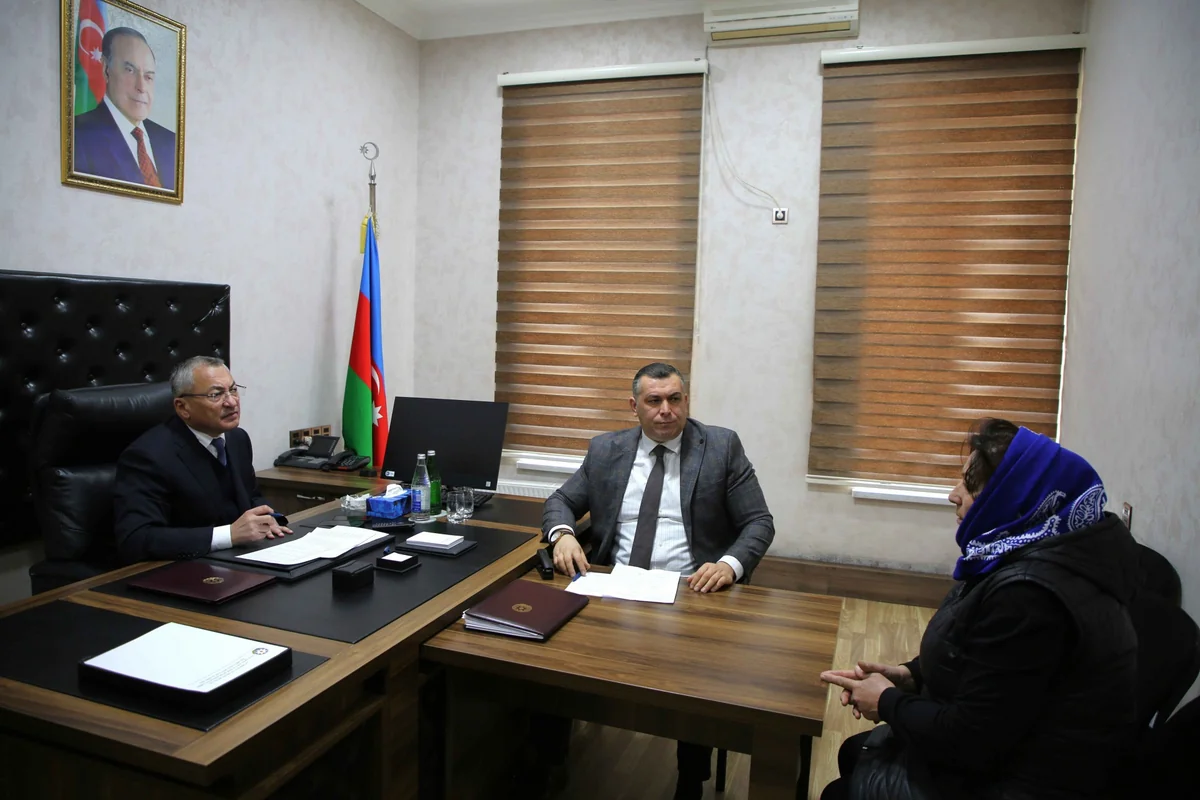 Rövşən Rzayev vətəndaş qəbulu keçirib