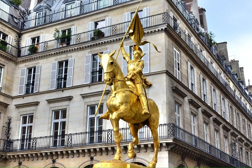 Le Parisien: Parisdə Janna Darkın qılıncını oğurlayan kişi saxlanılıb