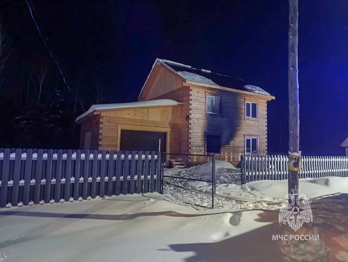 Пятеро, включая детей, погибли при пожаре в Якутии