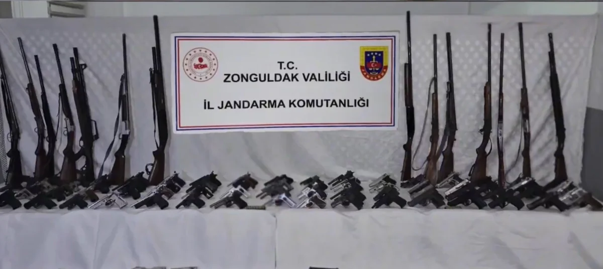 Türkiye carries out anti-arms smuggling operations in 14 provinces