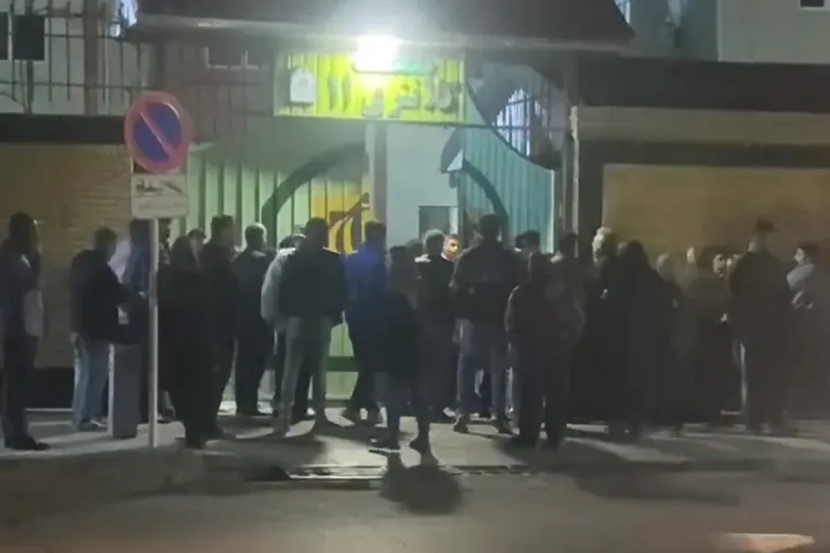 Семьи задержанных в Иране протестующих требуют их освобождения