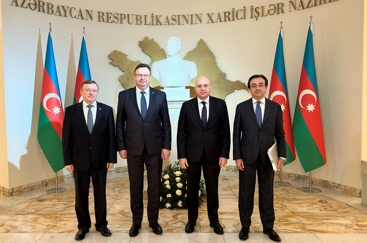Belarus səfiri Samir Şərifovla Bakı-Minsk münasibətlərini müzakirə edib