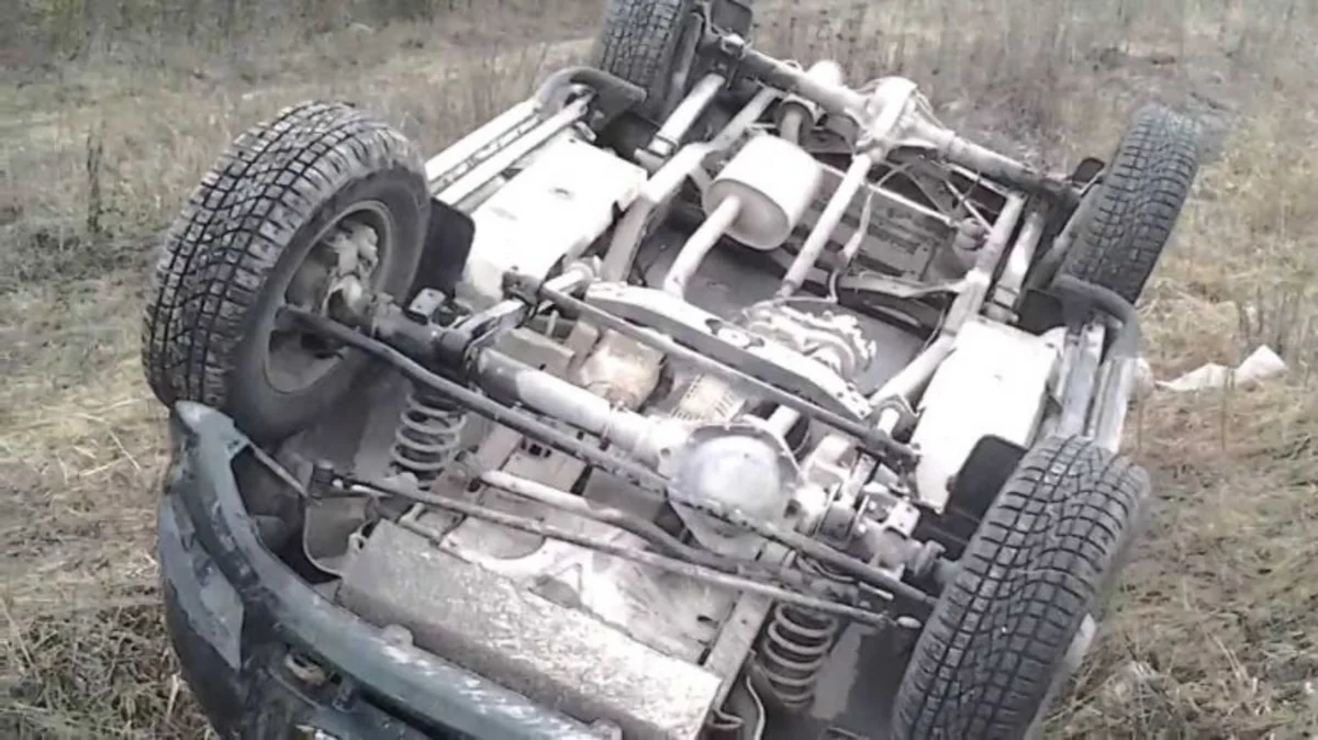 Qala qəsəbəsində avtomobil aşıb, ölən var