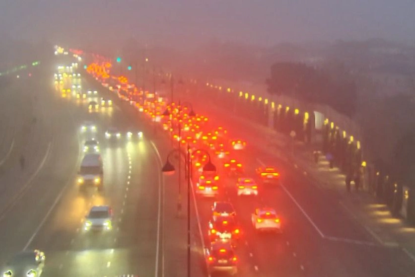 На ряде улиц и проспектов Баку затруднено движение транспорта