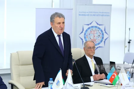 QHT-lər və alimlər Azərbaycan dilinin təmizliyi mövzusunda müzakirə aparıblar