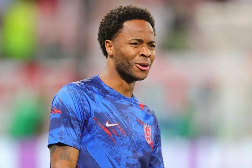 Chelsea's Raheem Sterling could join Italian side Napoli