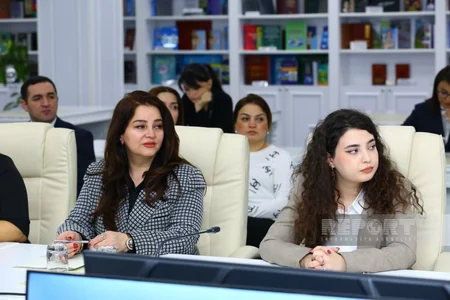 QHT-lər və alimlər Azərbaycan dilinin təmizliyi mövzusunda müzakirə aparıblar