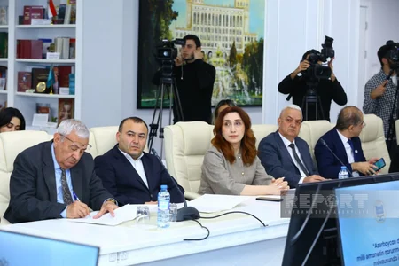 QHT-lər və alimlər Azərbaycan dilinin təmizliyi mövzusunda müzakirə aparıblar