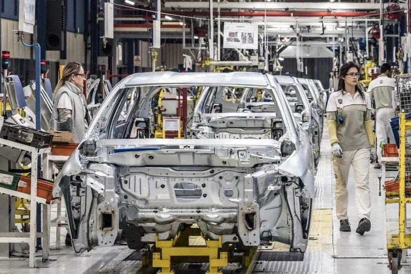 Азербайджан увеличил расходы на импорт продукции автопрома из Турции примерно на 2%