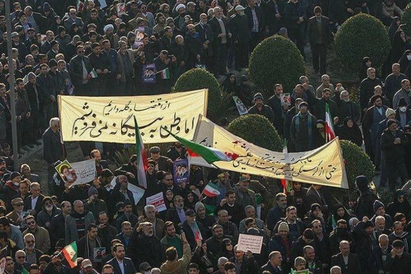 В иранском Кермане протестующие подожгли мечеть