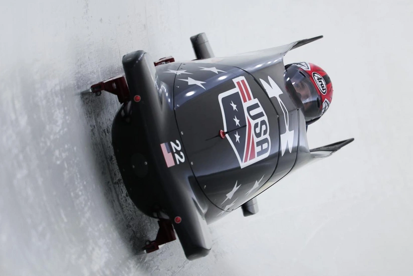 Üç amerikalı İsveçrədə keçirilən Dünya Kuboku mərhələsində bobsleydən yıxılıb