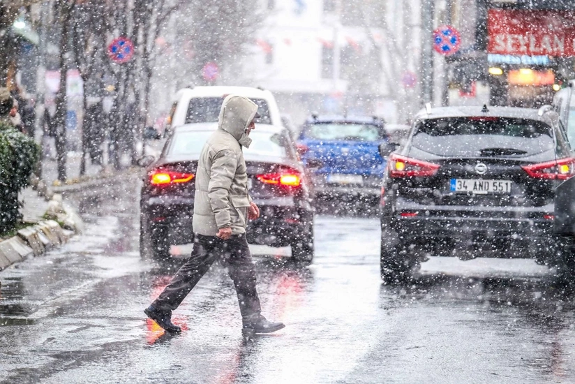 İstanbul və bir neçə vilayətdə güclü qar səbəbindən məktəblərdə tətil elan edilib