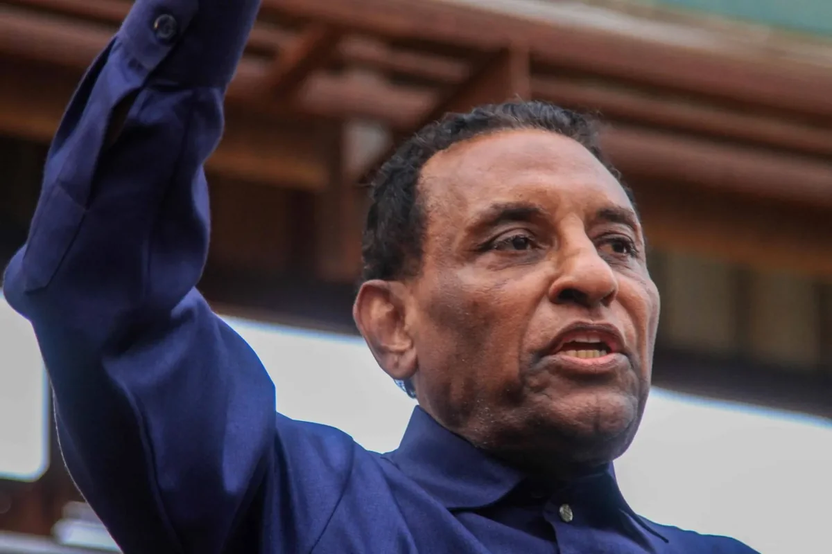 Премьер Судана объявил о возвращении правительства в Хартум