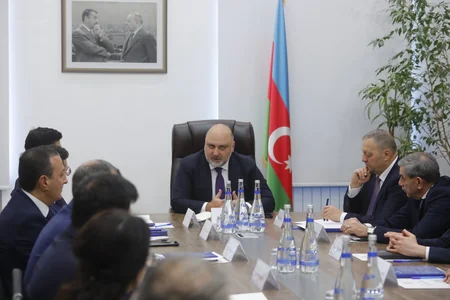 Riad Qasımov: Paytaxtın memarlıq mühitinin keyfiyyətinin yüksəldilməsi əsas prioritet olaraq qalacaq