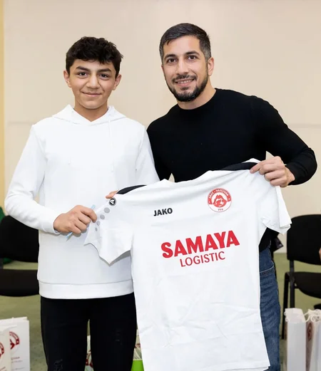 Araz-Naxçıvan rəhbərliyi və futbolçuları 1 saylı Uşaq evini ziyarət ediblər
