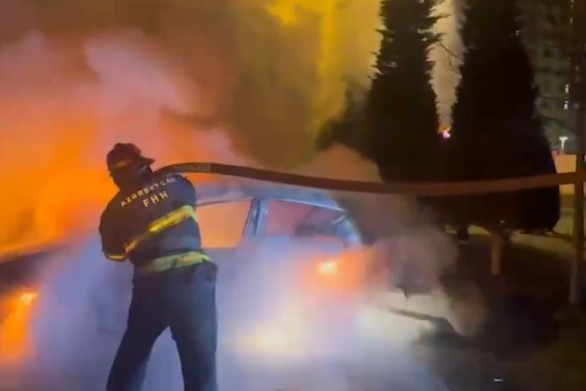 В Сумгайыте столкновение автомобилей спровоцировало пожар