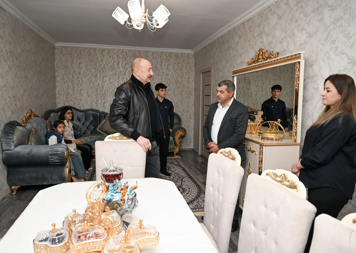 İlham Əliyev Ağdərə rayonunun Aşağı Oratağ kəndində görülmüş işlərlə tanış olub - YENİLƏNİB