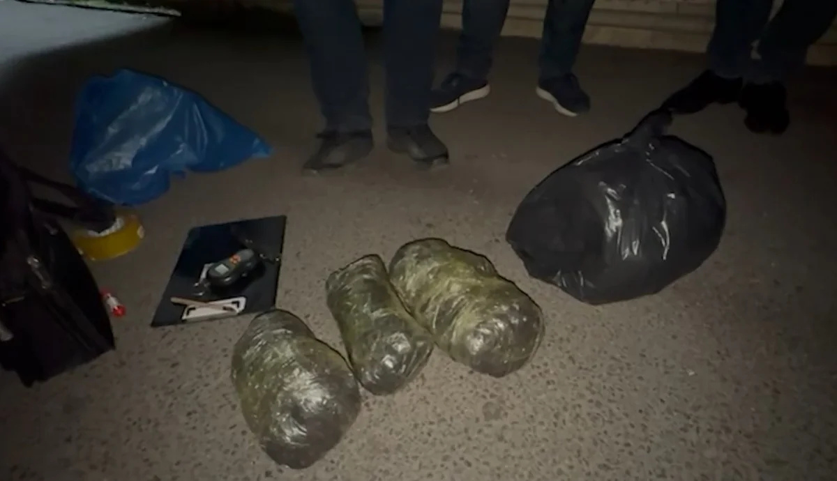 Bakıda narkokuryerlikdə şübhəli bilinən şəxsdən 5 kq marixuana aşkarlanıb