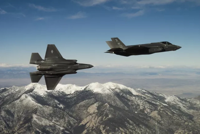 Danimarka və Fransa Qrenlandiya üzərində təlim uçuşları həyata keçirib