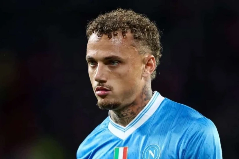 Niderland millisinin üzvü Qalatasaraya keçir