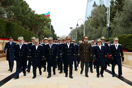 Prokurorluq əməkdaşları Şəhidlər xiyabanını ziyarət edib