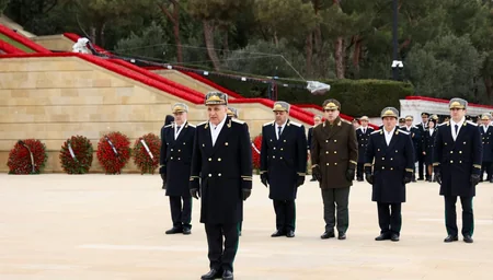 Prokurorluq əməkdaşları Şəhidlər xiyabanını ziyarət edib
