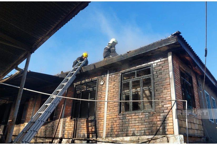 İmişlidə ikimərtəbəli ev yanıb