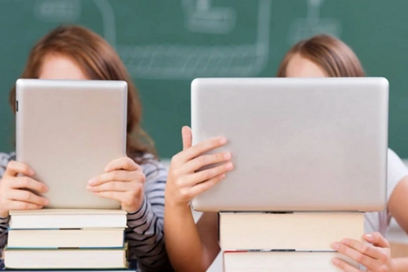 Azərbaycanda orta məktəb dərsliklərinin rəqəmsallaşdırılması təklif olunur