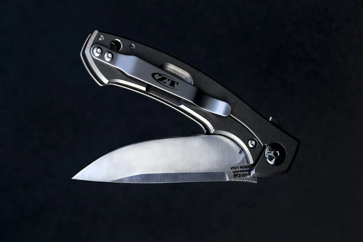 В Милли Меджлисе призвали запретить продажу складных ножей в Азербайджане