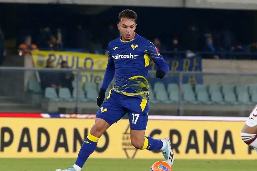 Napoli braziliyalı müdafiəçini 20 milyon avroya transfer edir