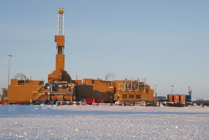 Massive drilling rig topples on Alaskas North slope