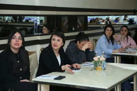 Xəbər dilində məsuliyyət, ənənəvi media və rəqəmsal platformalarda tipik səhvlər mövzusunda təlim keçirilib