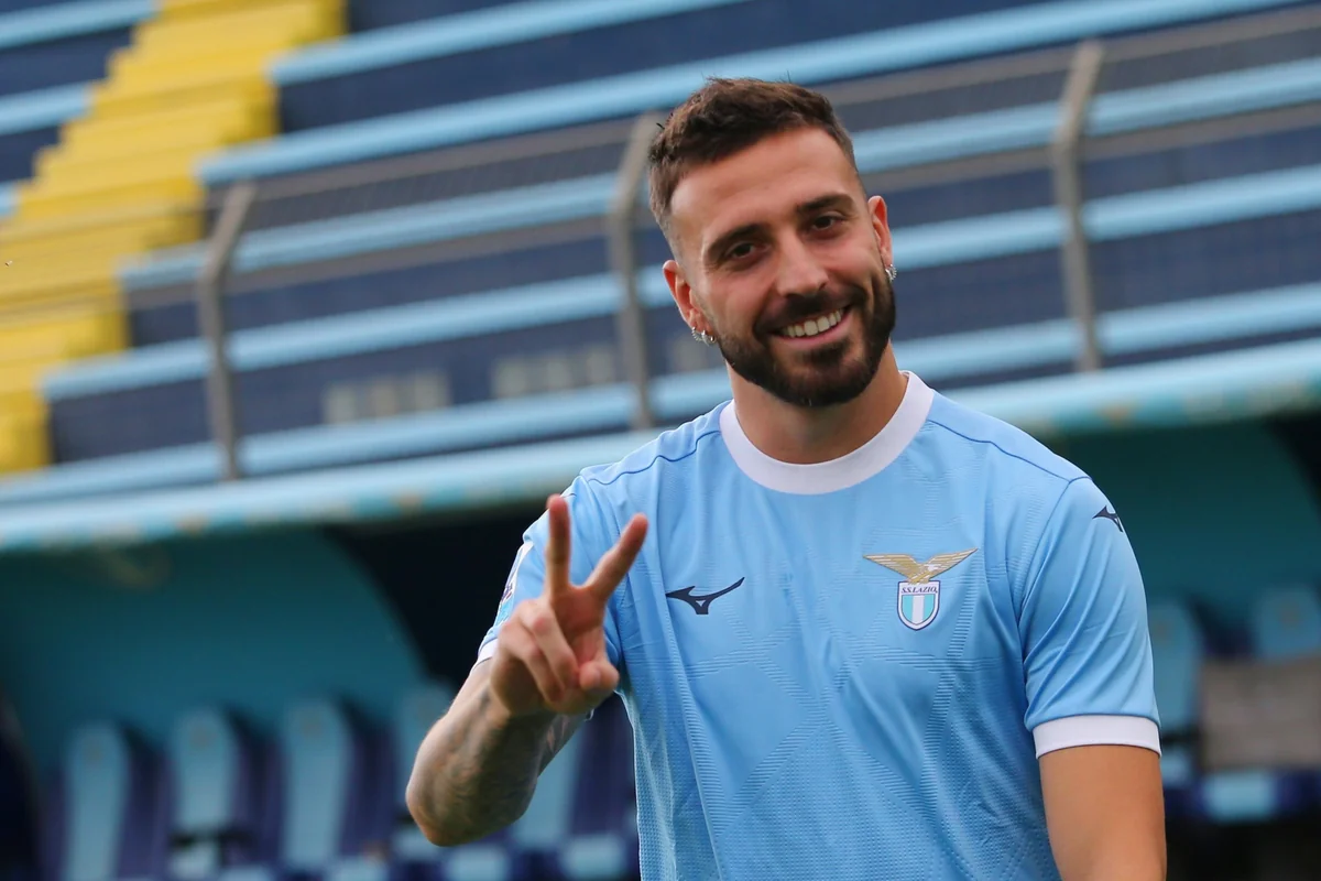 Milan İtaliya klubunun müdafiəçisi ilə maraqlanır
