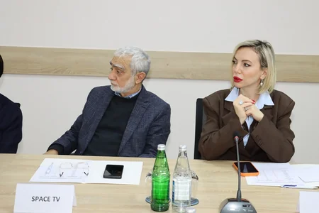 Ötən ay teleaparıcılar Azərbaycan dilində qarşılığı olan 33 xarici söz işlədiblər