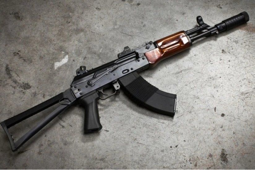 Məhkumun Bərdədə evində gizlətdiyi avtomat silahı aşkarlanıb