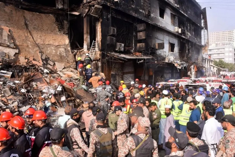 Число жертв пожара в торговом центре в Пакистане превысило 70 человек