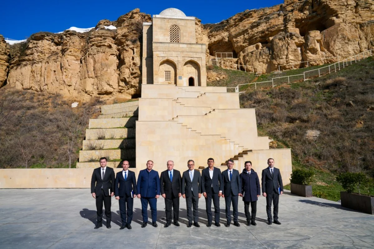 Dövlət Komitəsinin sədri Qobustandakı dini ibadət yerlərinin fəaliyyəti ilə tanış olub